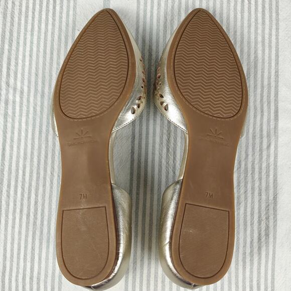 Isaac Mizrahi Live Gold Flower Cut Out Leather Flats Size 7M NEW - Picture 8 of 11